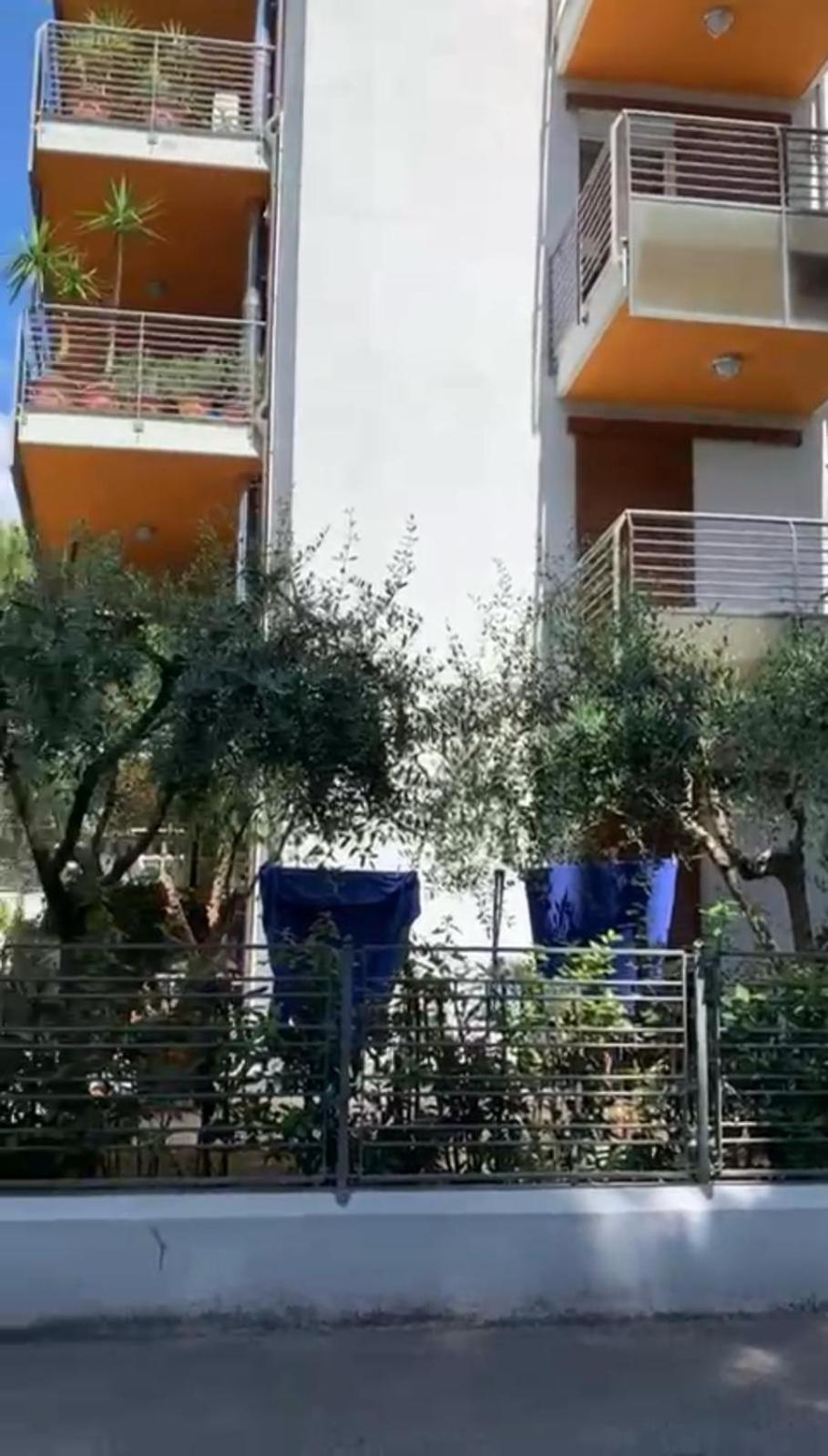 Damiano Chiesa Flexrent - Abissinia Riccione Exterior foto